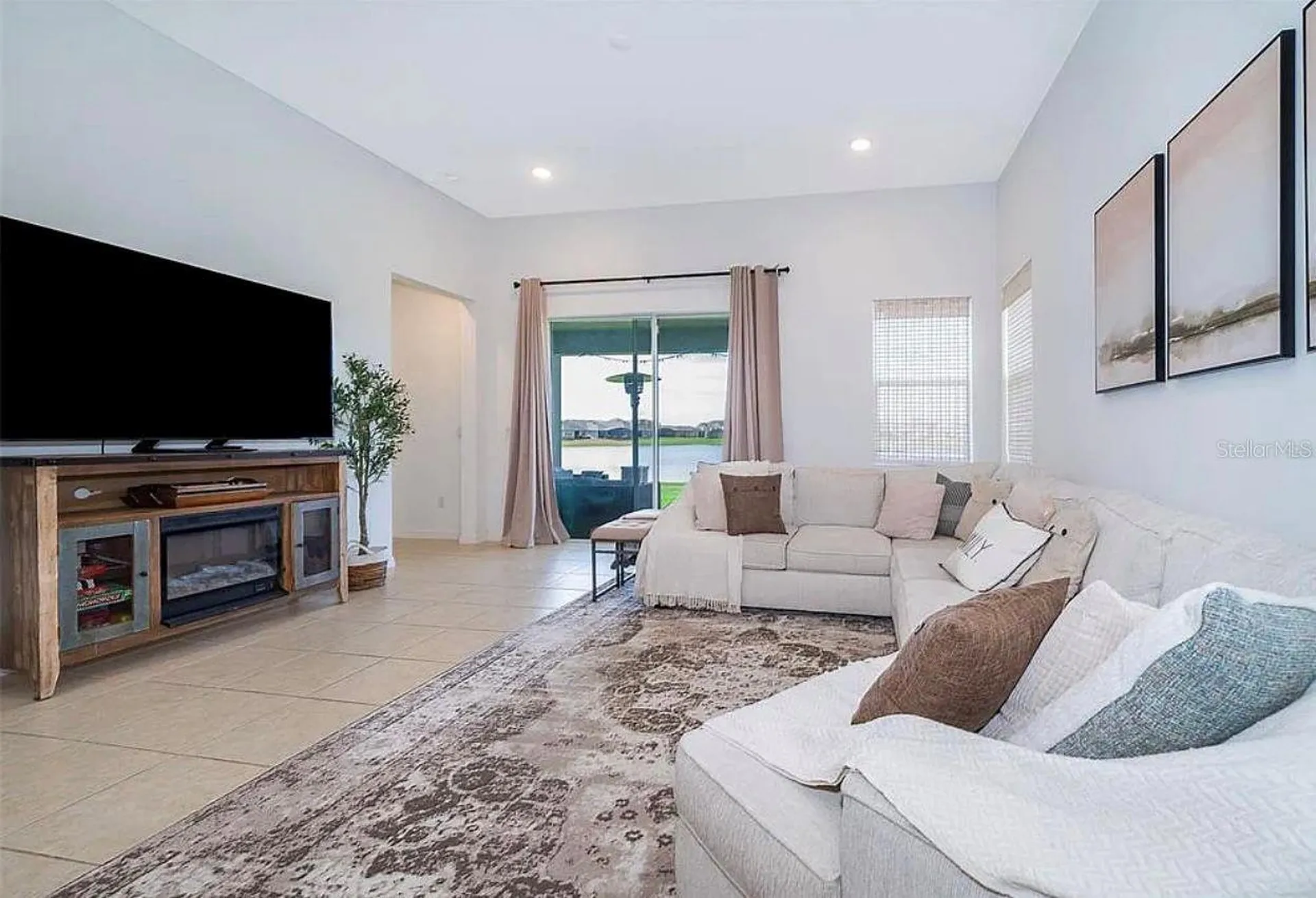 2514 Volunteer Avenue Kissimmee FL 34744