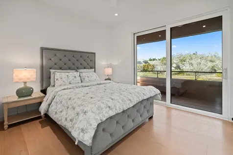 2945 Pyrula Drive Longboat Key FL 34228