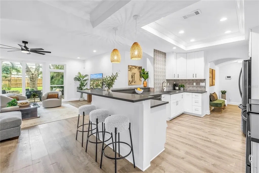 10819 Seminole Drive N St Petersburg FL 33708