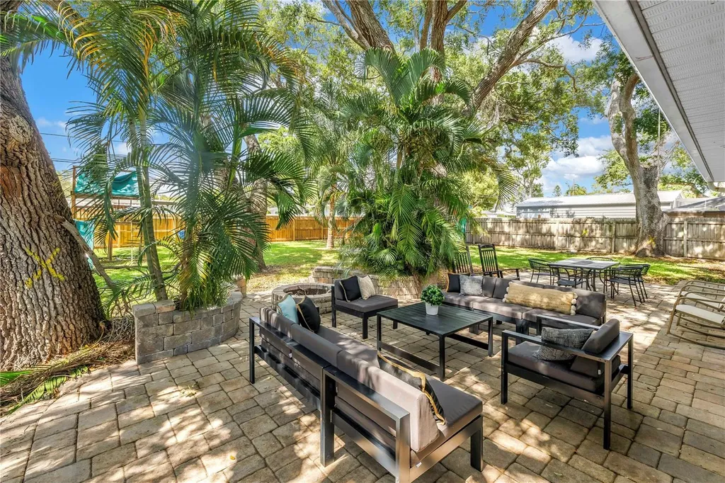 10819 Seminole Drive N St Petersburg FL 33708