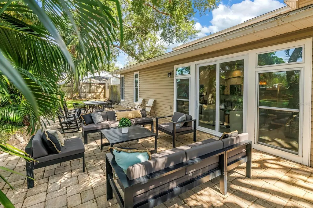 10819 Seminole Drive N St Petersburg FL 33708