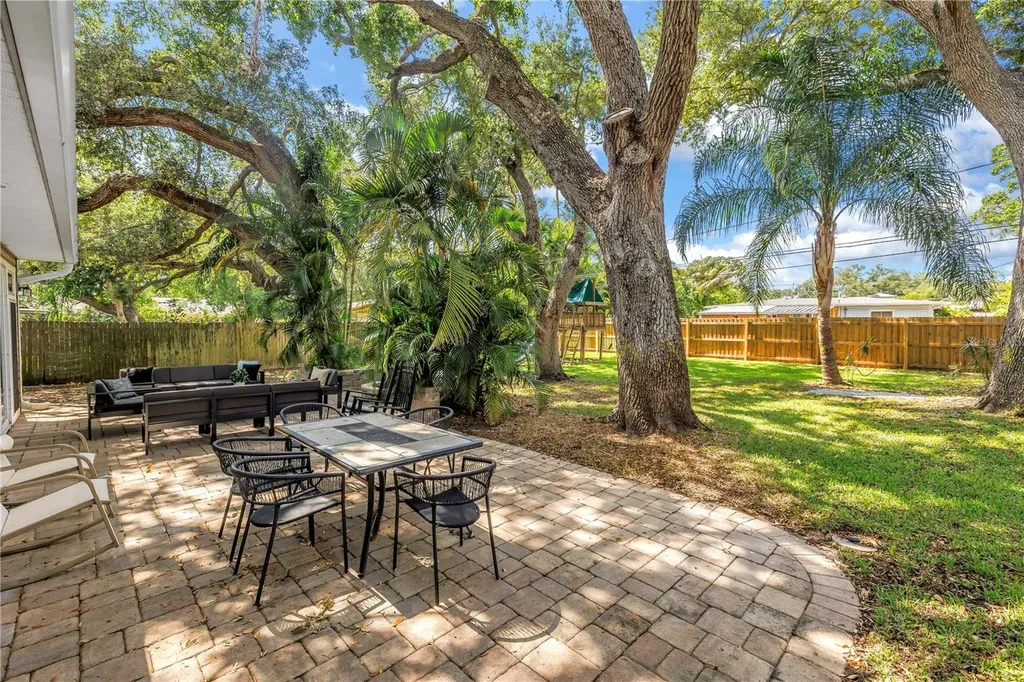10819 Seminole Drive N St Petersburg FL 33708