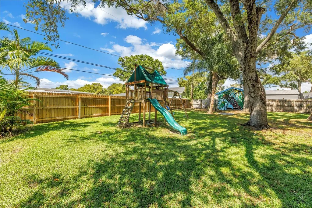 10819 Seminole Drive N St Petersburg FL 33708