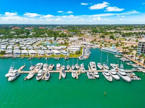 507 Tamiami Trail N Venice FL 34285