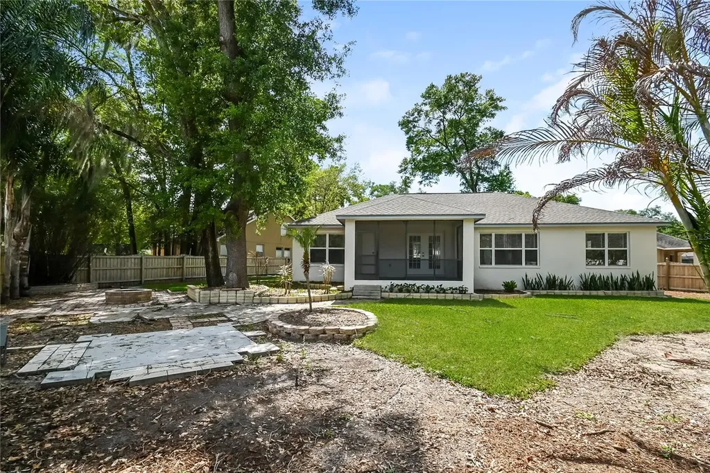 2221 Mountain Meadow Way Valrico FL 33594