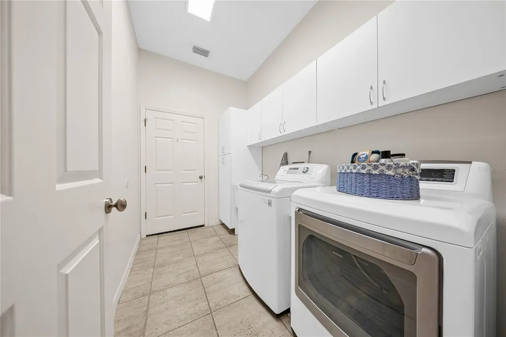 2016 Whitfield Lane Orlando FL 32835