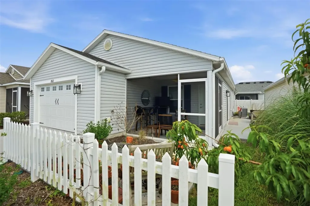 862 Spring Avenue The Villages FL 34762