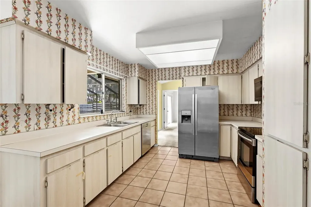 6909 9th Court E Sarasota FL 34243