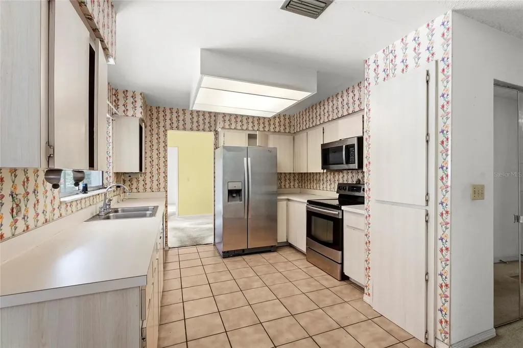 6909 9th Court E Sarasota FL 34243