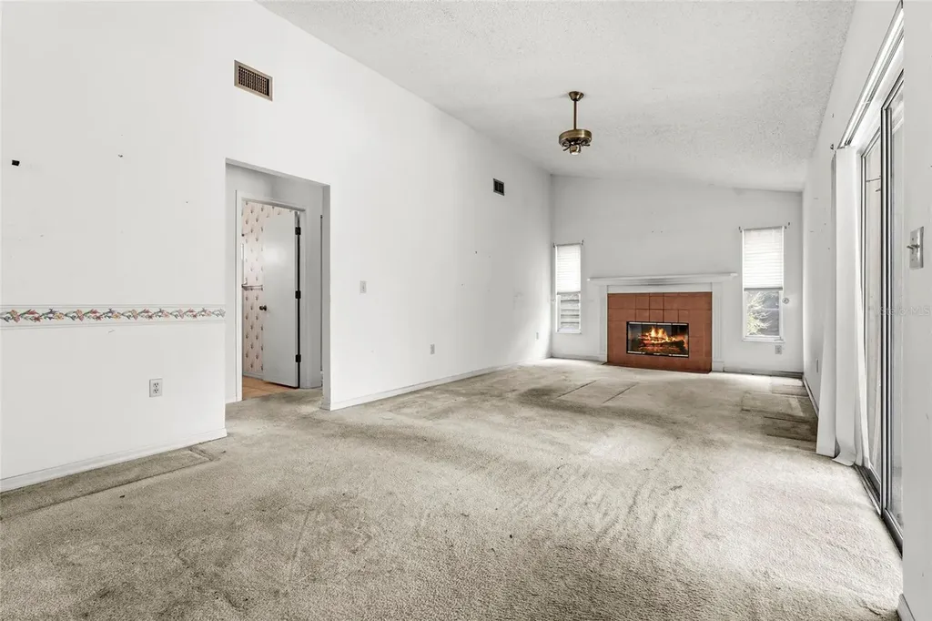 6909 9th Court E Sarasota FL 34243