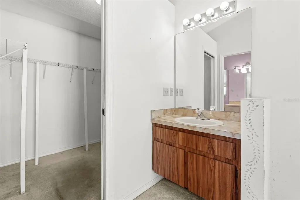 6909 9th Court E Sarasota FL 34243