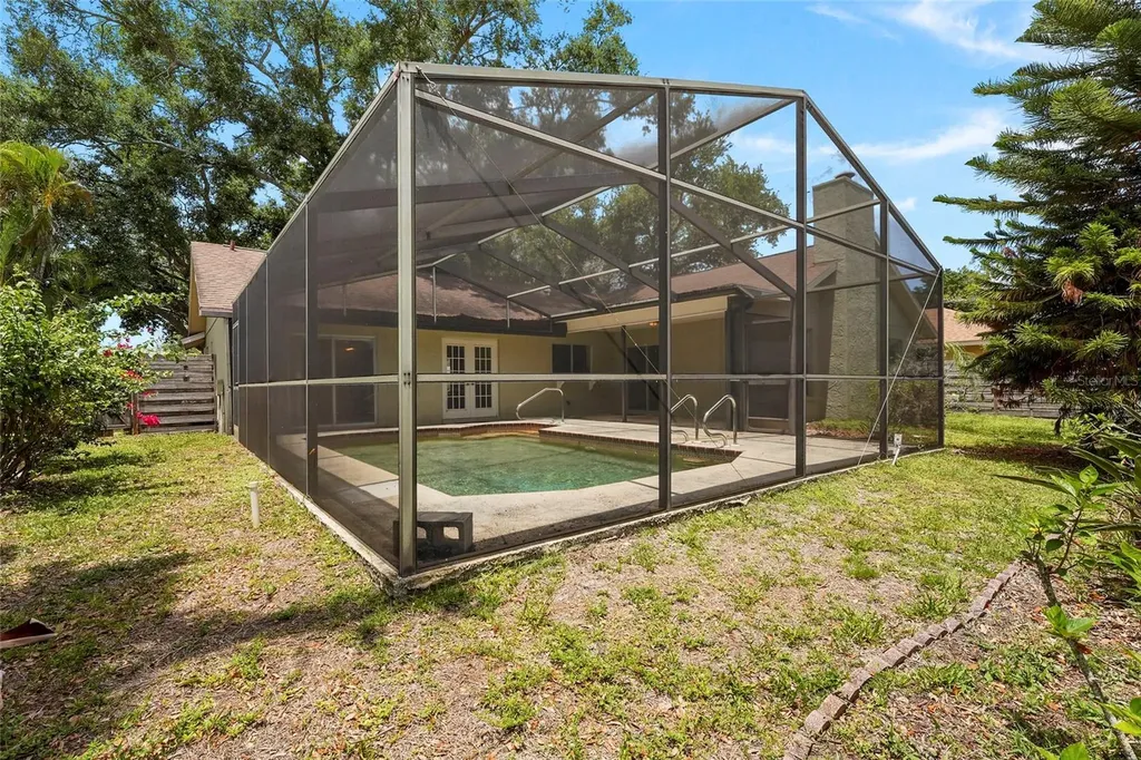 6909 9th Court E Sarasota FL 34243