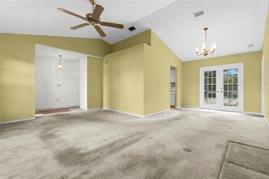 6909 9th Court E Sarasota FL 34243