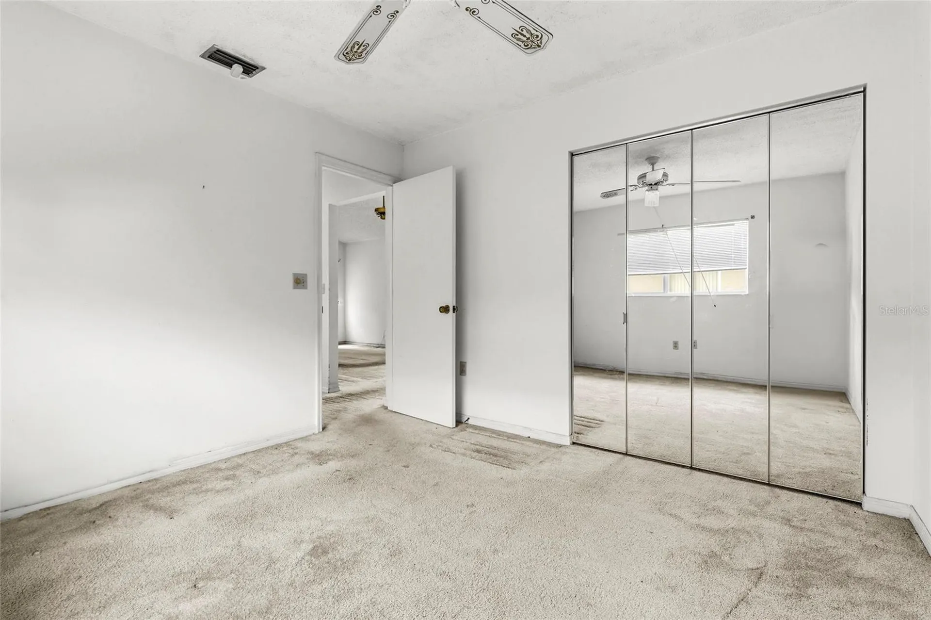 6909 9th Court E Sarasota FL 34243