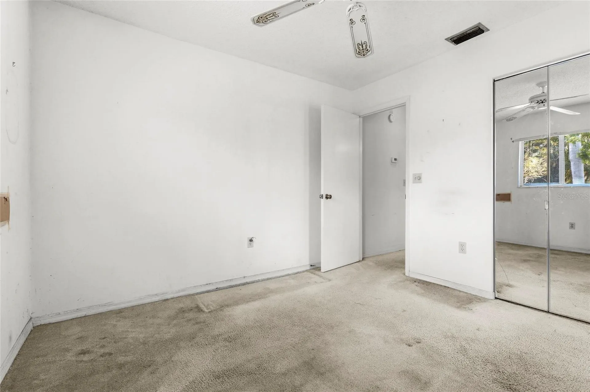 6909 9th Court E Sarasota FL 34243