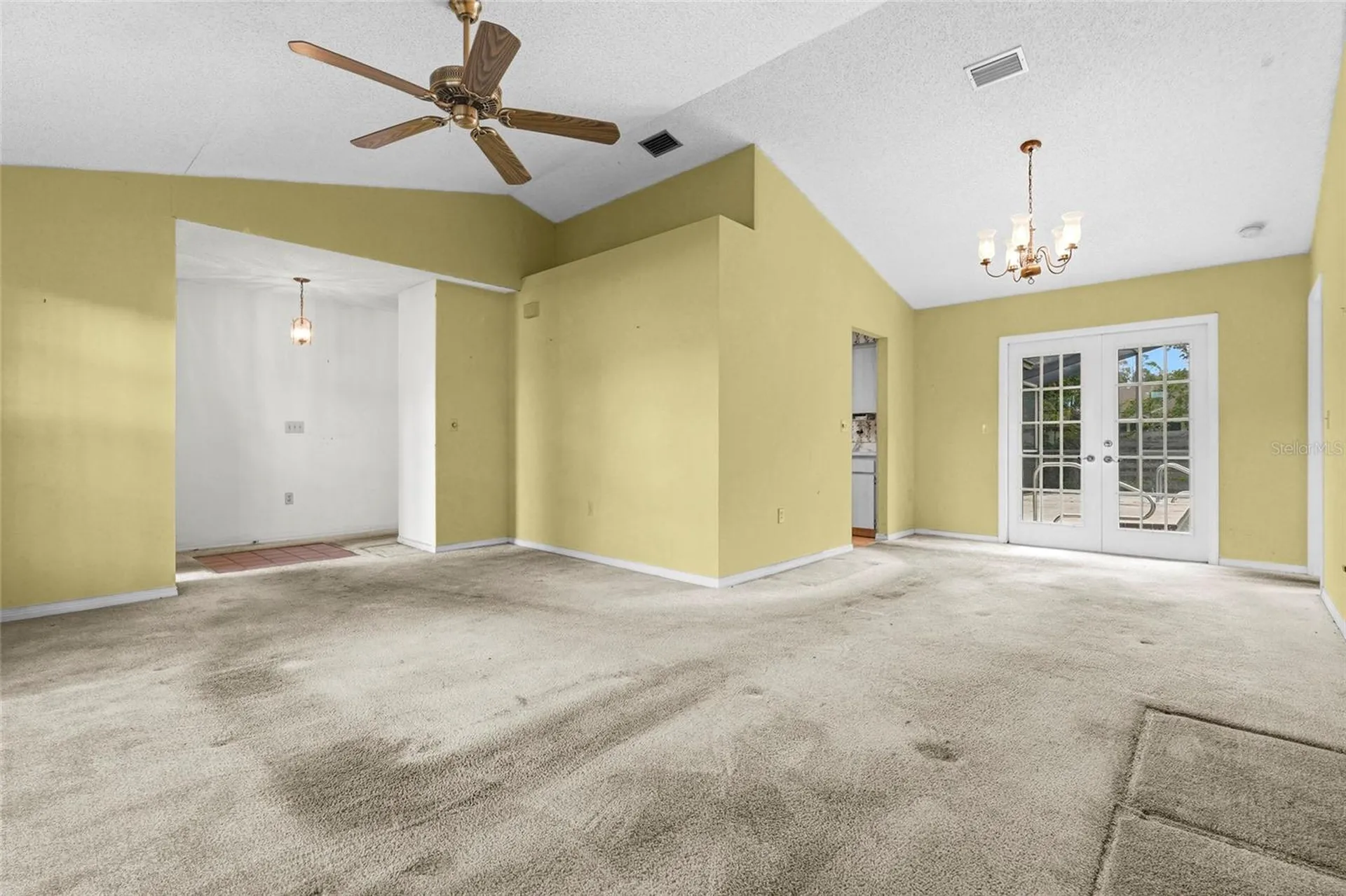 6909 9th Court E Sarasota FL 34243