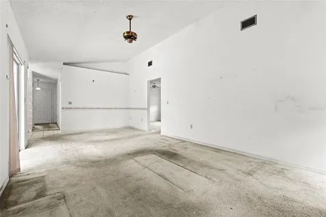6909 9th Court E Sarasota FL 34243