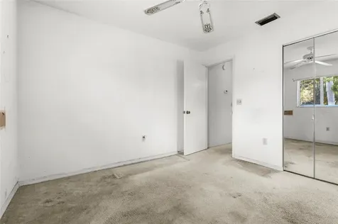 6909 9th Court E Sarasota FL 34243