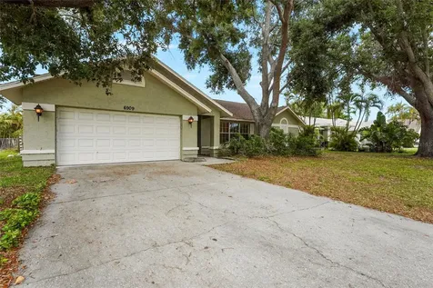 6909 9TH Court E Sarasota FL 34243