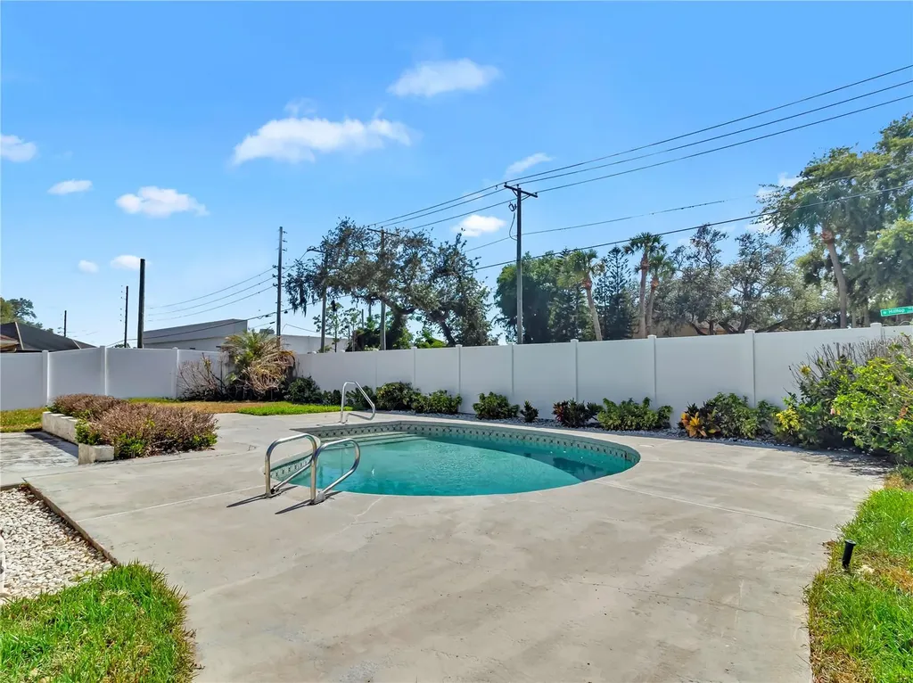 105 Foxwood Drive Brandon FL 33510