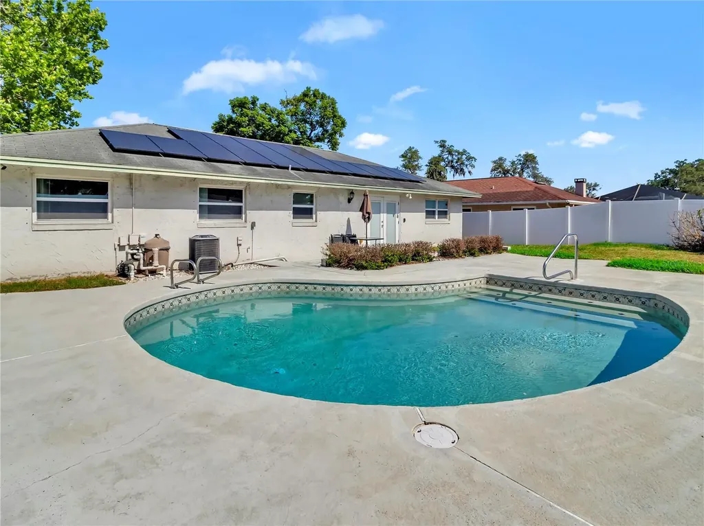 105 Foxwood Drive Brandon FL 33510