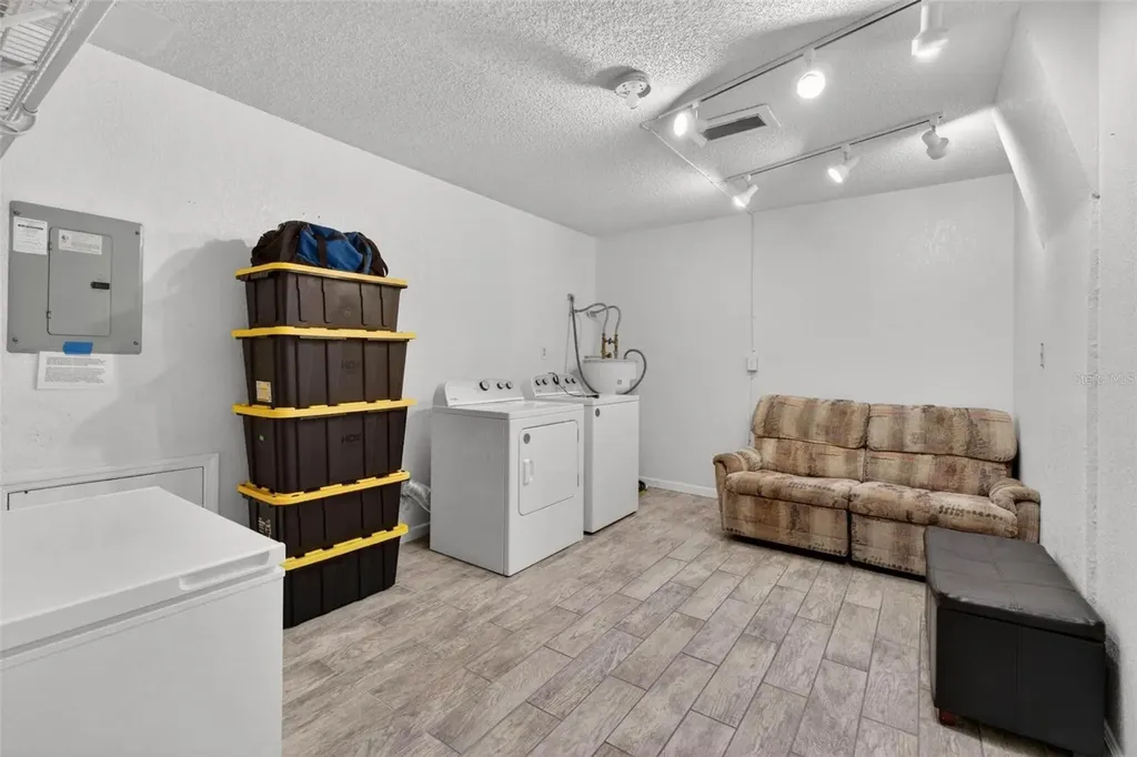 6389 93rd Terrace N Pinellas Park FL 33782