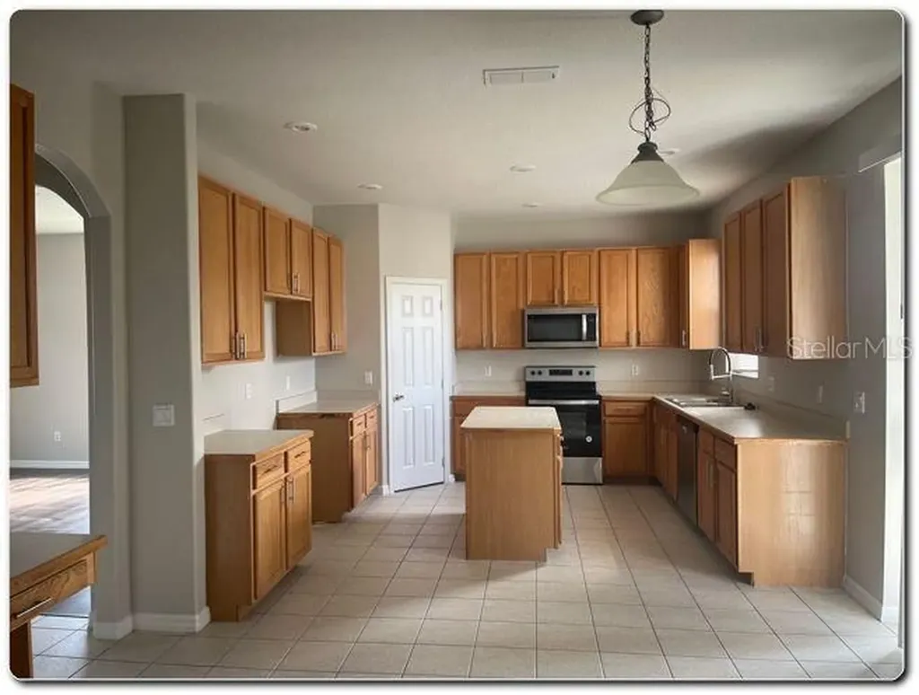 2887 Sweetspire Circle Kissimmee FL 34746