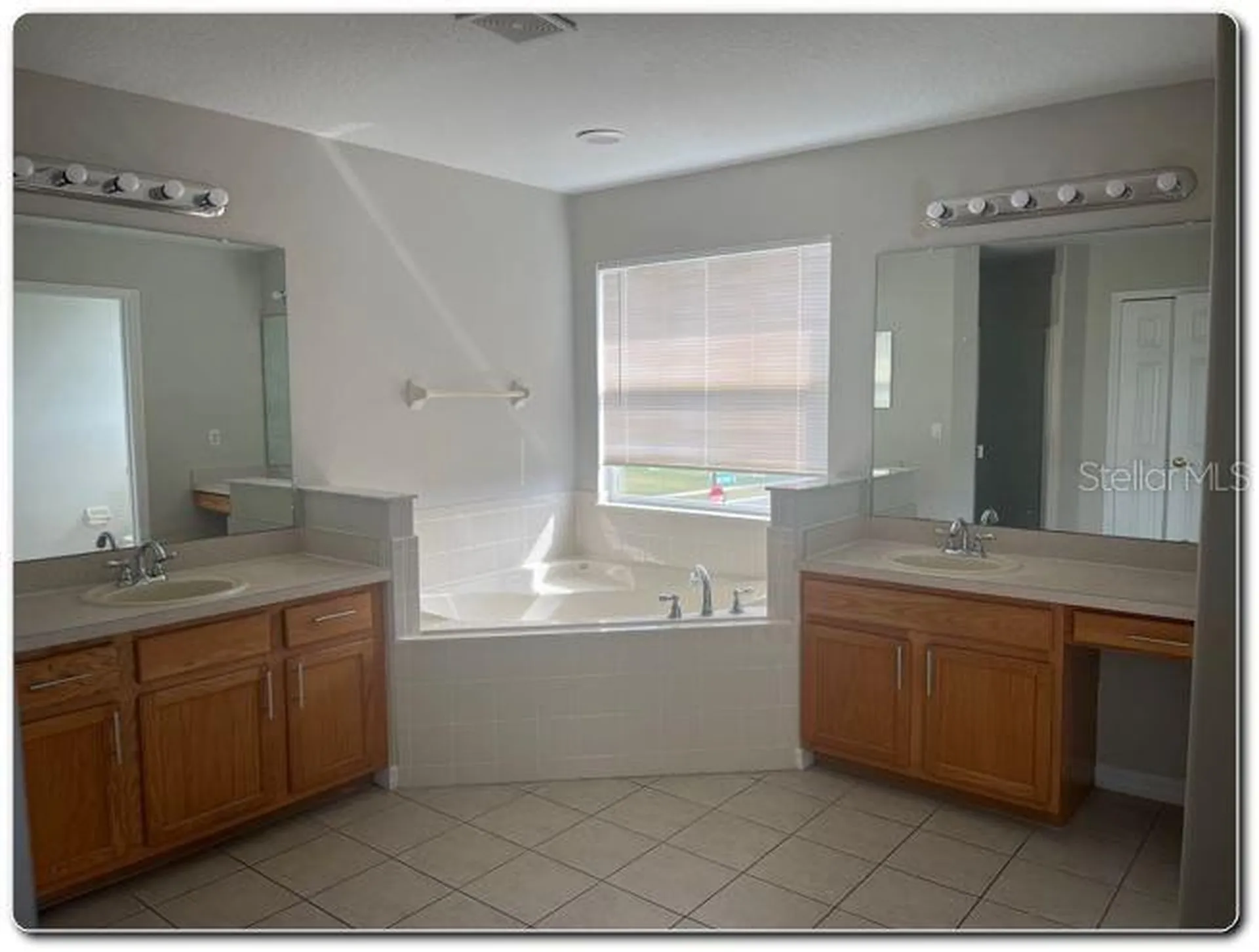 2887 Sweetspire Circle Kissimmee FL 34746