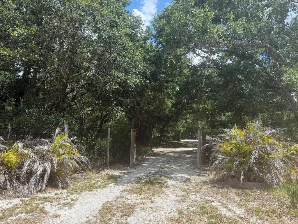 18561 NW 306th Street Okeechobee FL 34972
