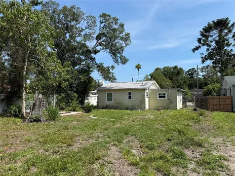 4621 17th Avenue S St Petersburg FL 33711