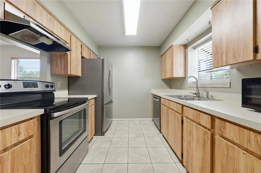 625 E 8th Avenue Mount Dora FL 32757