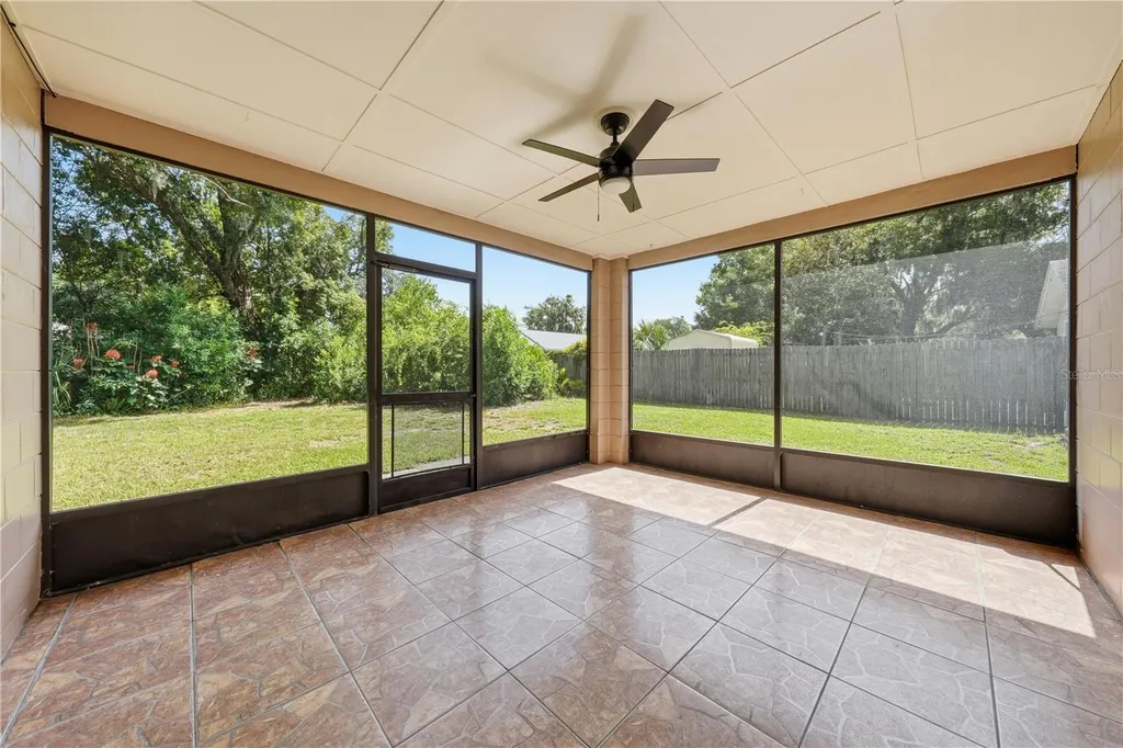 625 E 8th Avenue Mount Dora FL 32757