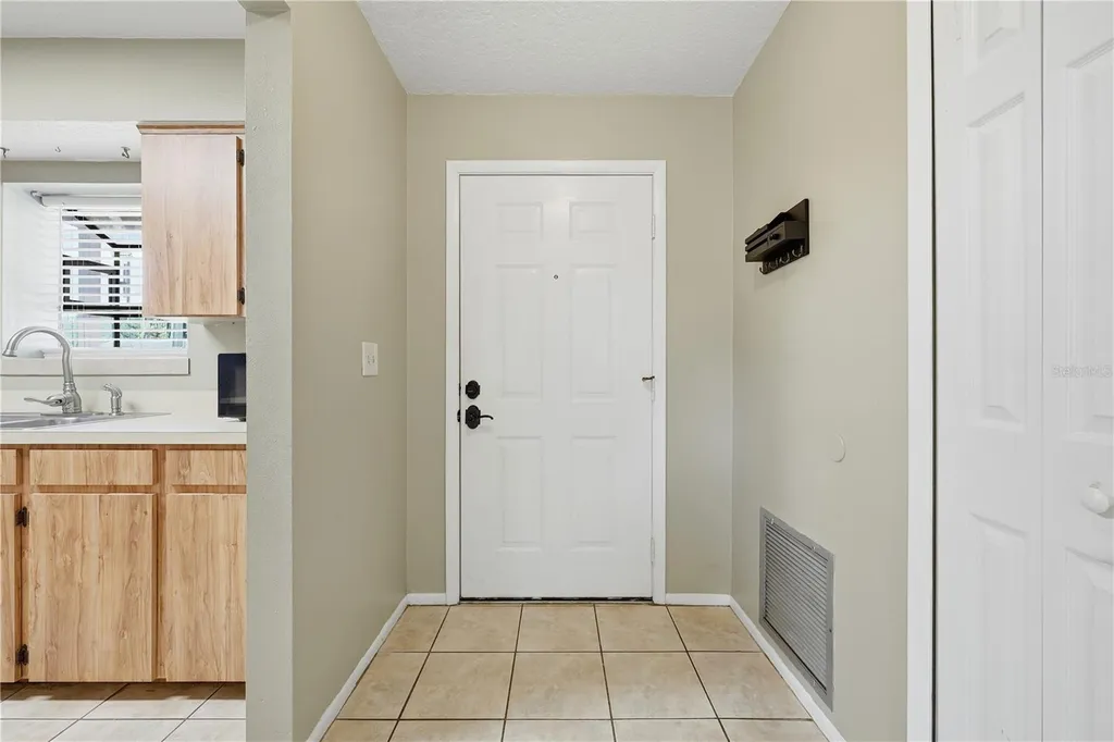 625 E 8th Avenue Mount Dora FL 32757