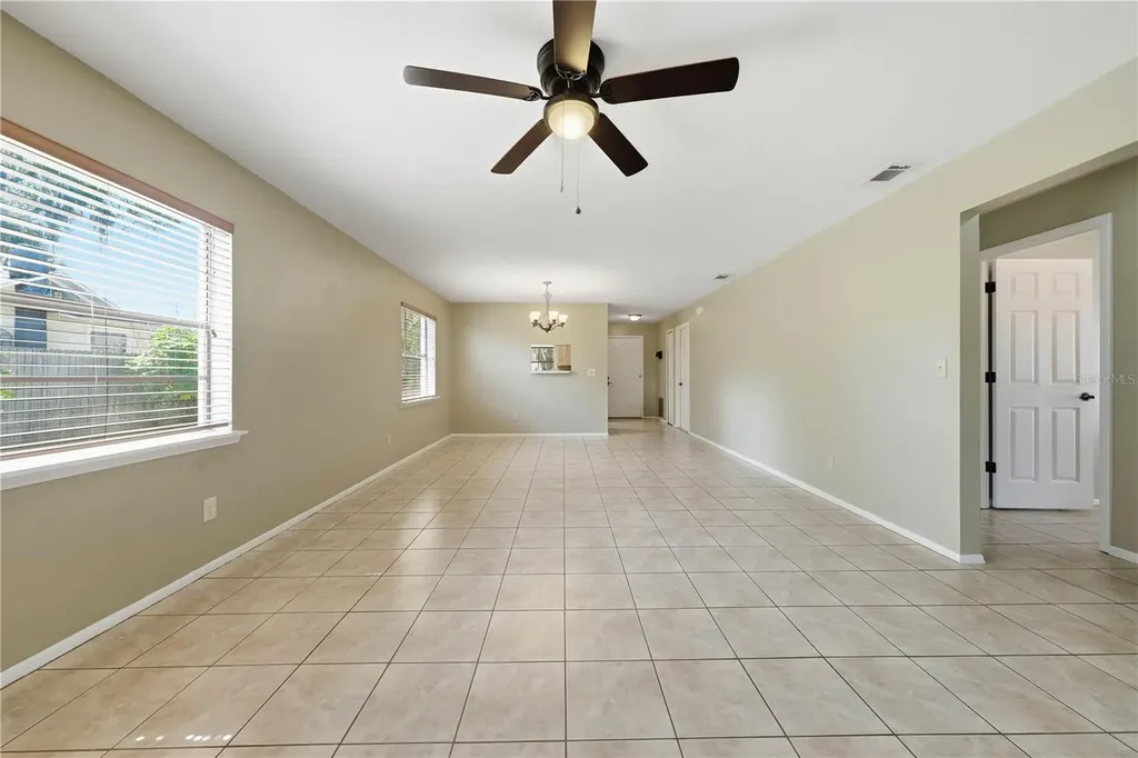 625 E 8th Avenue Mount Dora FL 32757