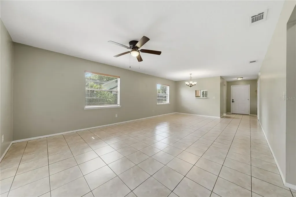 625 E 8th Avenue Mount Dora FL 32757
