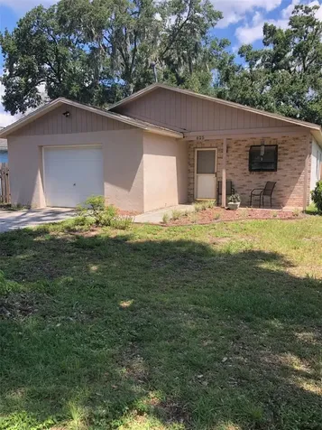 625 E 8th Avenue Mount Dora FL 32757