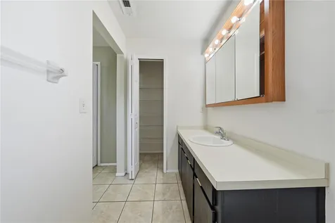 625 E 8th Avenue Mount Dora FL 32757