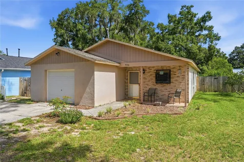 625 E 8th Avenue Mount Dora FL 32757