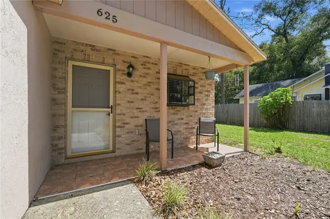 625 E 8th Avenue Mount Dora FL 32757