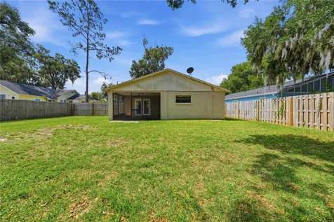 625 E 8th Avenue Mount Dora FL 32757
