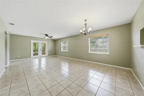 625 E 8th Avenue Mount Dora FL 32757