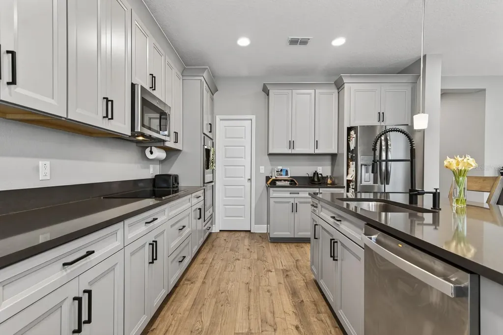 7241 Notched Pine Bend Wesley Chapel FL 33545