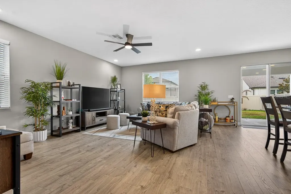 7241 Notched Pine Bend Wesley Chapel FL 33545