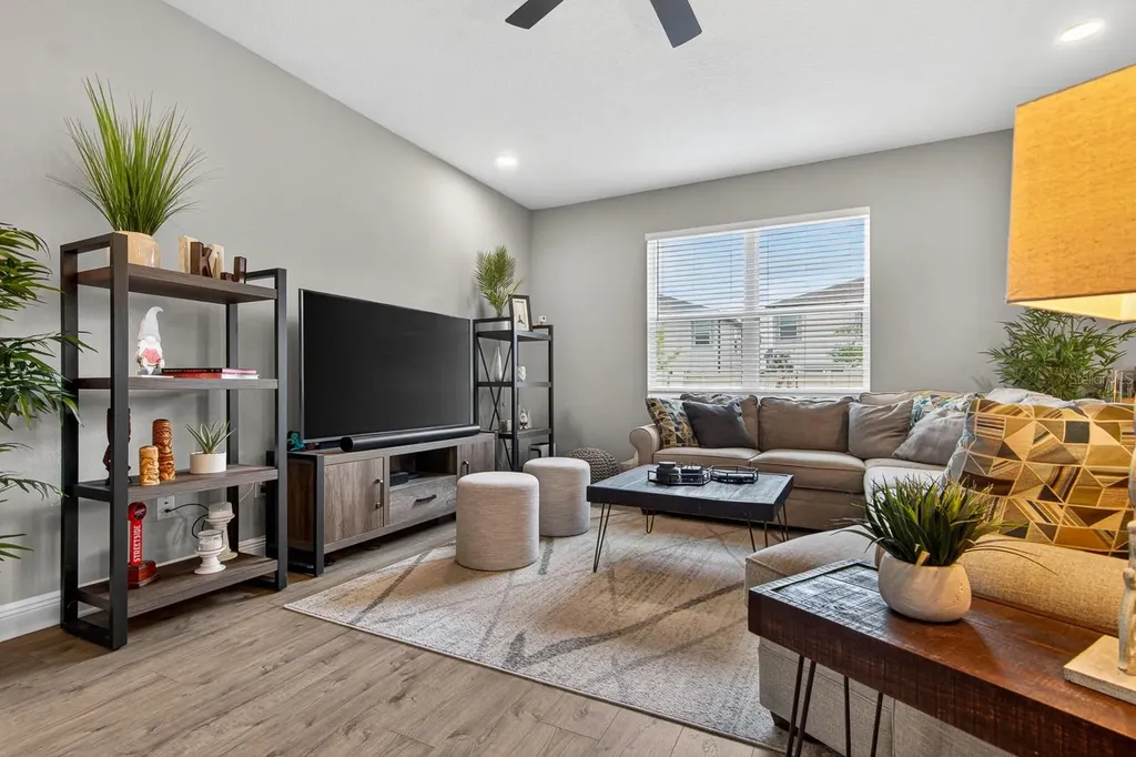 7241 Notched Pine Bend Wesley Chapel FL 33545