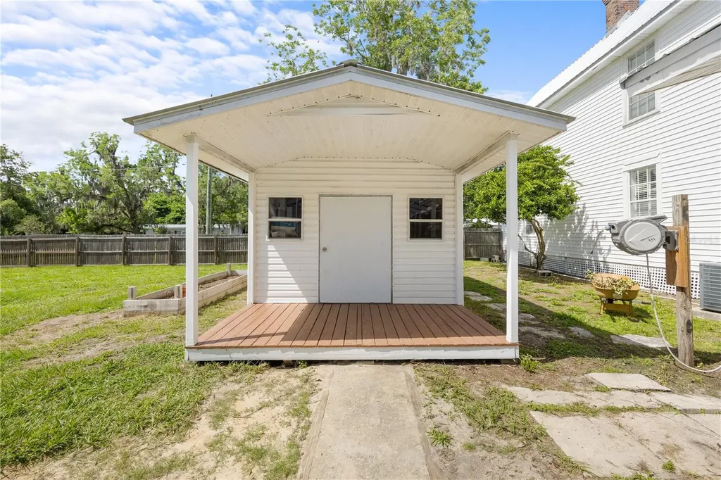 1005 11th Avenue Wellborn FL 32094