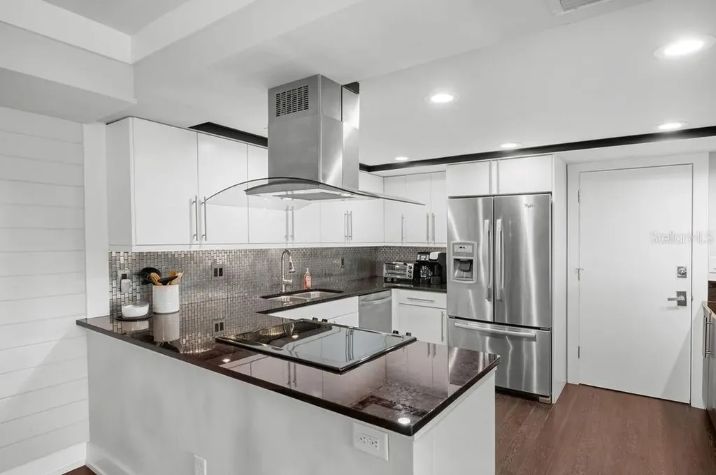 2295 Gulf Of Mexico Drive Longboat Key FL 34228