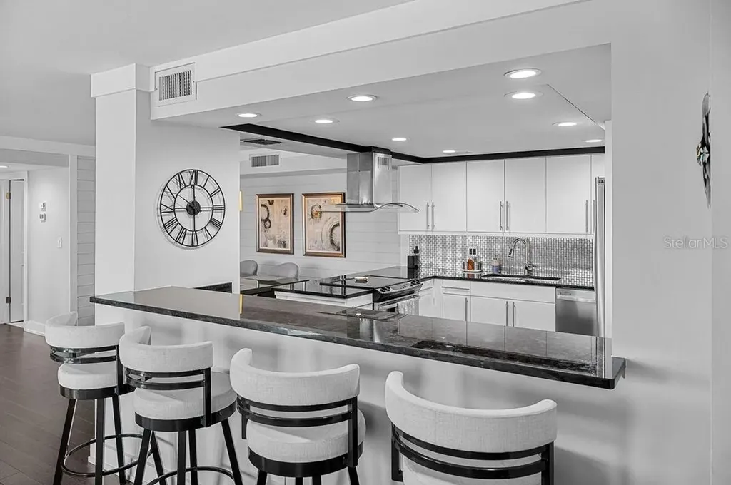 2295 Gulf Of Mexico Drive Longboat Key FL 34228