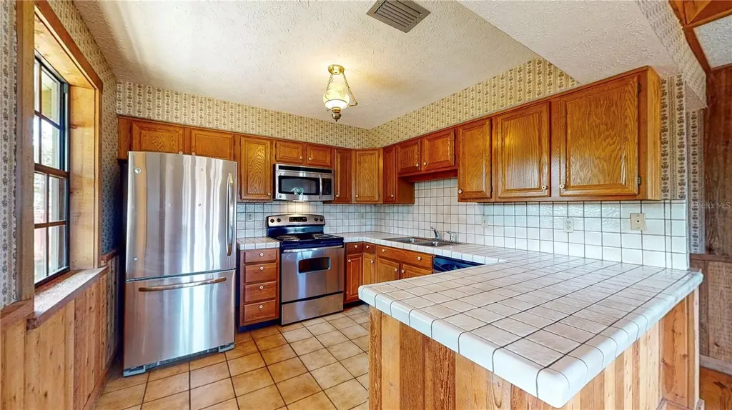 19803 Reading Road Lutz FL 33558