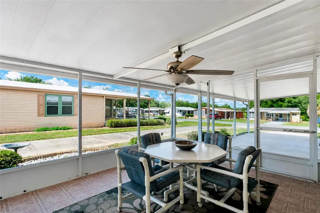 32520 W Golf Court Leesburg FL 34748