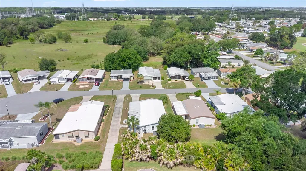 32520 W Golf Court Leesburg FL 34748